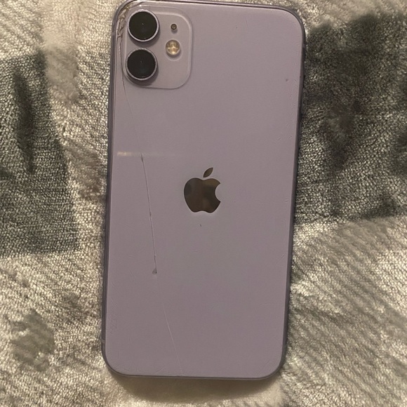I’m selling my old iPhone 11 because I brought a new phone - Picture 2 of 2